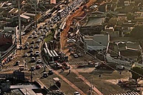 Obras para construção de viaduto alteram trânsito na Avenida João Paulo II, em Belém